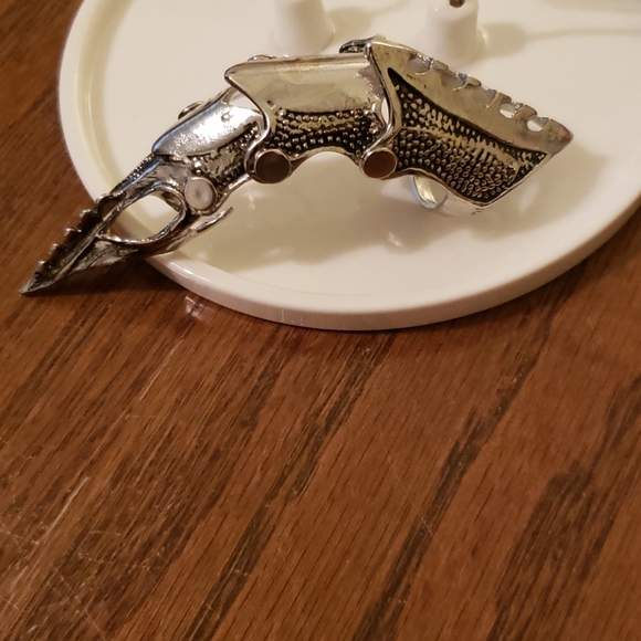 PiercingJ Other - ⬇️Final Price⬇️NWOT Armour Full Finger Hinge Ring